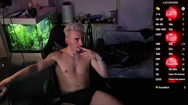 Rayzel White online show from March 2026 09:43:01 PM