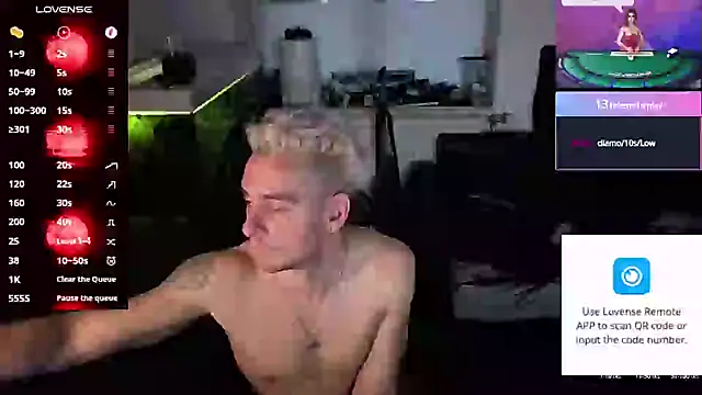Snapshot of Rayzel_White chatting on May 2026 02:19:01 AM Rayzel White online show from May 2026 02:19:01 AM