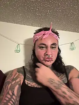 Snapshot of VeraVendetta chatting on February 2026 07:20:01 AM VeraVendetta online show from February 2026 07:20:01 AM