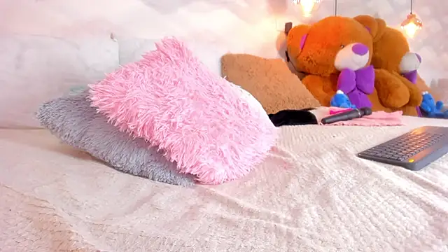 Snapshot of tiarha_18 chatting on February 2026 06:40:02 AM tiarha 18 online show from February 2026 06:40:02 AM