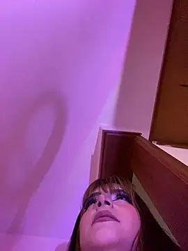 ivy-777 online show from April 2026 01:03:01 AM