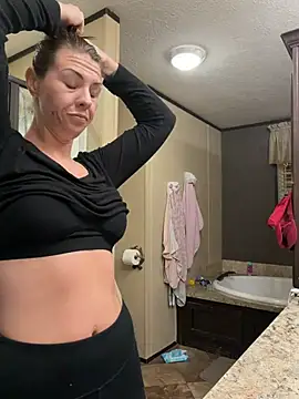 Snapshot of tastemecaroline chatting on February 2026 01:18:02 AM tastemecaroline online show from February 2026 01:18:02 AM