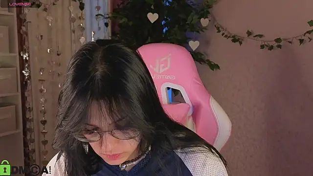 Snapshot of Leslie_Wholsh chatting on March 2026 12:59:02 AM Leslie Wholsh online show from March 2026 12:59:02 AM