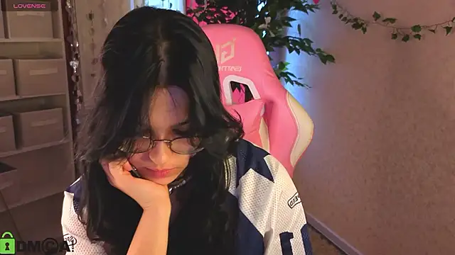 Snapshot of Leslie_Wholsh chatting on March 2026 02:07:02 AM Leslie Wholsh online show from March 2026 02:07:02 AM