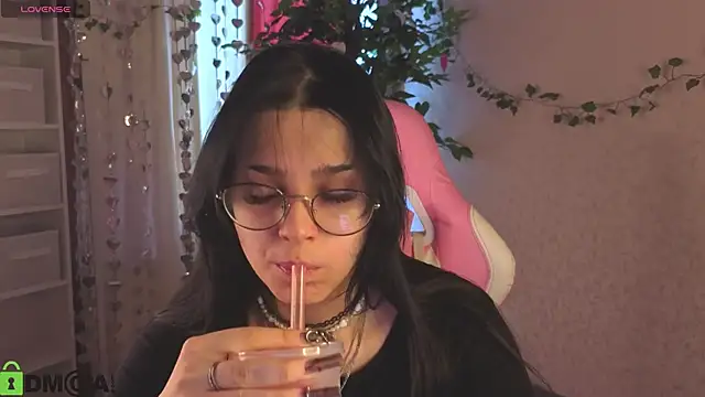 Snapshot of Leslie_Wholsh chatting on March 2026 09:24:02 AM Leslie Wholsh online show from March 2026 09:24:02 AM