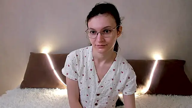 ThoraMarola online show from April 2026 04:04:01 AM