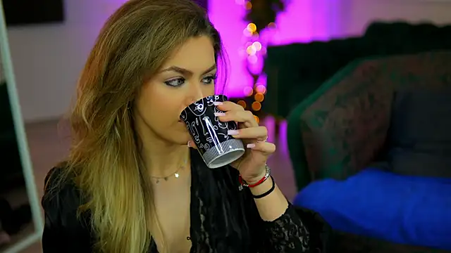 NayaQuinn online show from March 2026 07:26:01 PM