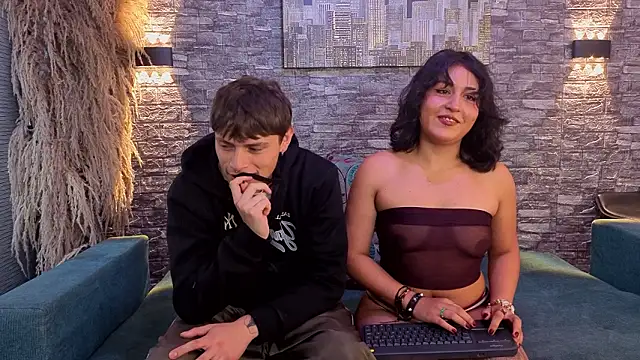 miaanddemian online show from February 2026 12:15:01 PM