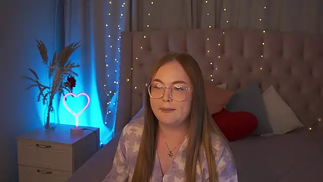 Snapshot of FeliciaLorne chatting on January 2026 03:28:01 PM FeliciaLorne online show from January 2026 03:28:01 PM