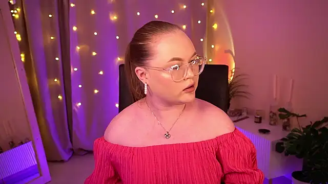 Snapshot of FeliciaLorne chatting on February 2026 12:33:01 PM FeliciaLorne online show from February 2026 12:33:01 PM