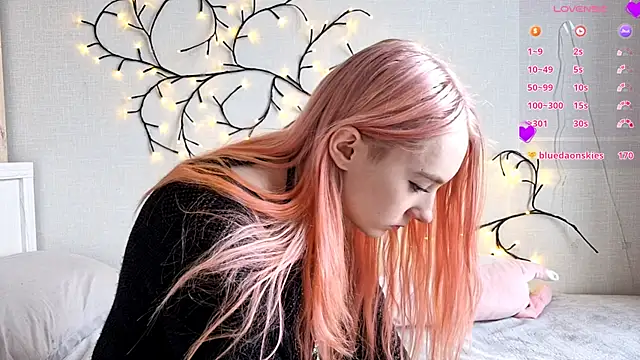 MisaMew online show from February 2026 09:02:01 AM