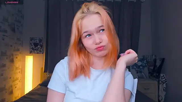 Snapshot of OwlLynn chatting on February 2026 08:53:01 AM OwlLynn online show from February 2026 08:53:01 AM