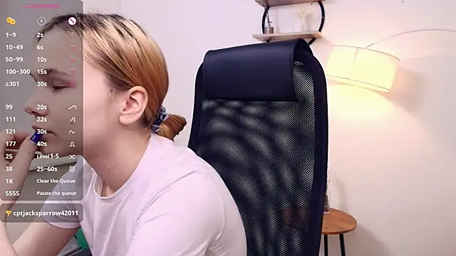 OwlLynn online show from April 2026 09:18:01 AM