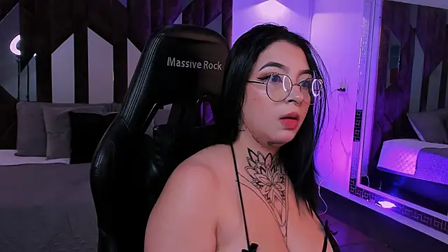 Snapshot of Mila_laurent1 chatting on February 2026 11:02:02 PM Mila laurent1 online show from February 2026 11:02:02 PM