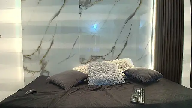 Danner Alaia online show from January 2026 08:35:01 PM