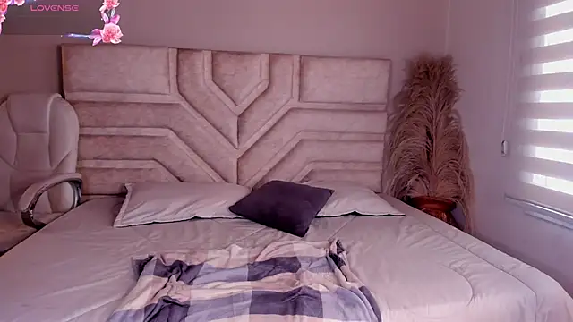 ella  olmos online show from May 2026 02:46:02 PM