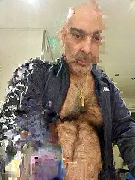 Snapshot of GayThug81 chatting on January 2026 06:08:01 AM GayThug81 online show from January 2026 06:08:01 AM