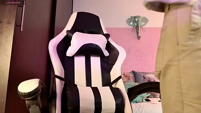 Dulce Stormy online show from February 2026 12:09:01 PM