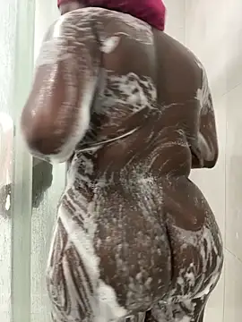 Snapshot of icelyne_2001 chatting on February 2026 01:28:02 AM icelyne 2001 online show from February 2026 01:28:02 AM