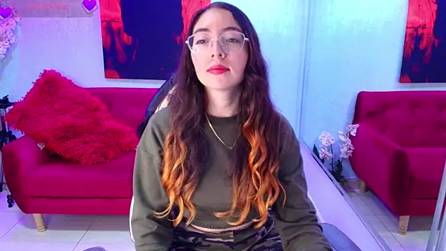 Snapshot of Veronica_miiller chatting on February 2026 12:48:02 PM Veronica miiller online show from February 2026 12:48:02 PM