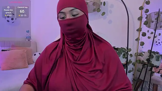 Snapshot of _Amirah chatting on June 2026 06:05:02 PM Amirah online show from June 2026 06:05:02 PM