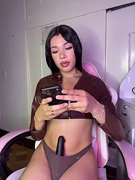 Snapshot of DollCamila chatting on April 2026 02:31:01 PM DollCamila online show from April 2026 02:31:01 PM