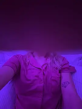 Snapshot of SexySkiBunny chatting on January 2026 06:30:02 AM SexySkiBunny online show from January 2026 06:30:02 AM