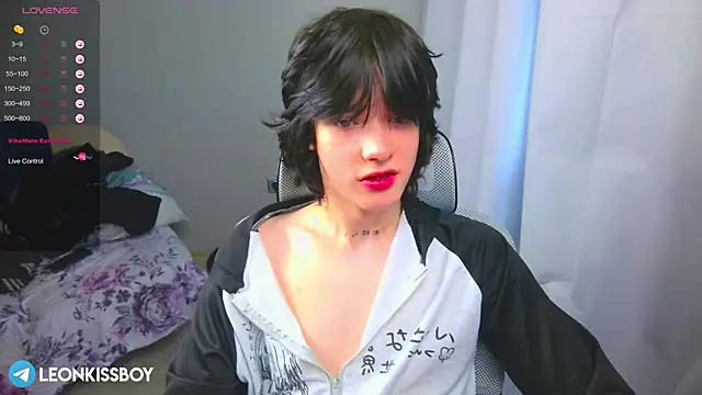 LeonBoykisser online show from March 2026 08:04:01 AM