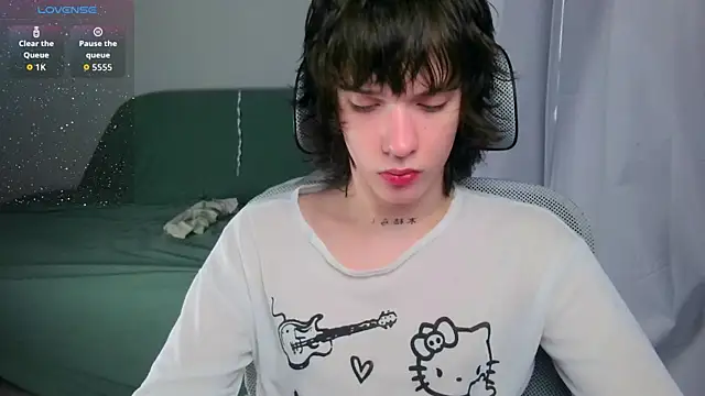 LeonBoykisser online show from July 2026 12:20:02 PM