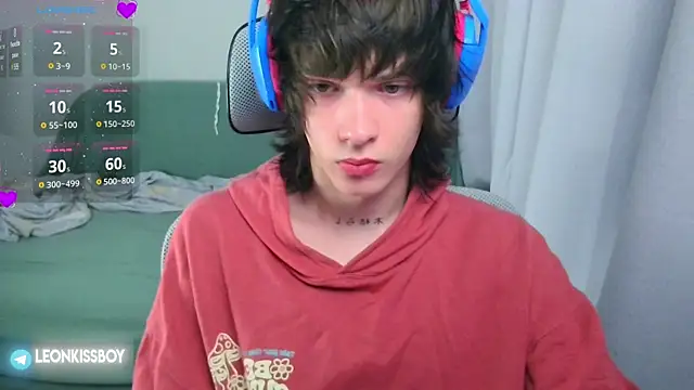 LeonBoykisser online show from July 2026 09:14:02 AM