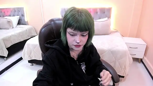 Bela Craxkerr online show from February 2026 12:47:02 PM