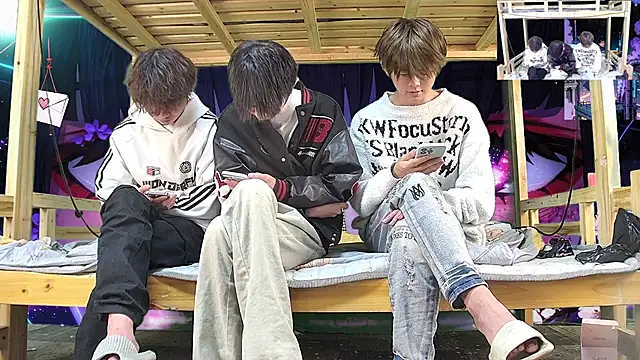 xiaohuangren01 online show from March 2026 01:53:02 AM