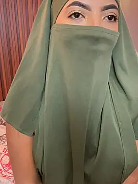 Snapshot of _Nahla_Hamdan_ chatting on January 2026 05:33:01 AM Nahla Hamdan online show from January 2026 05:33:01 AM