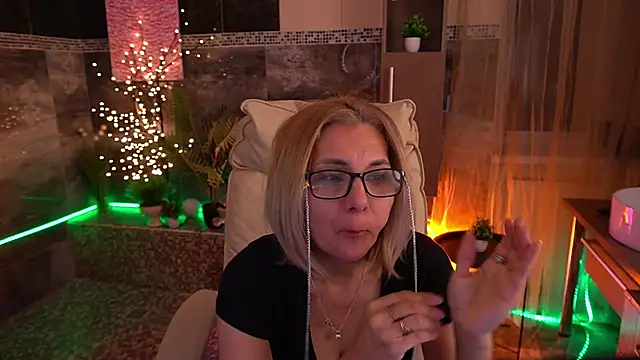 Snapshot of MiaRossy chatting on February 2026 12:04:02 PM MiaRossy online show from February 2026 12:04:02 PM