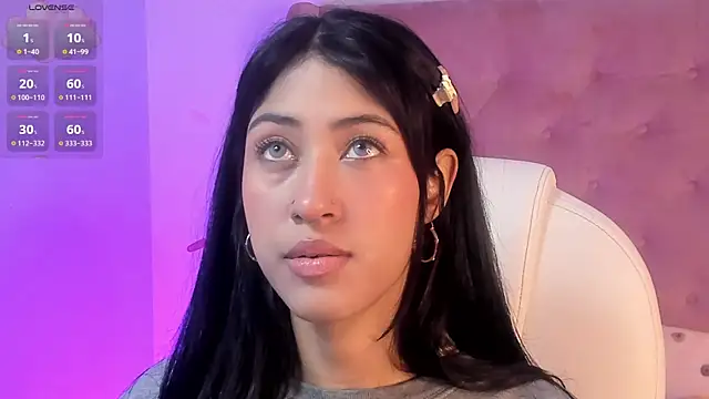 Snapshot of internett_sweetheart chatting on February 2026 05:22:02 AM internett sweetheart online show from February 2026 05:22:02 AM