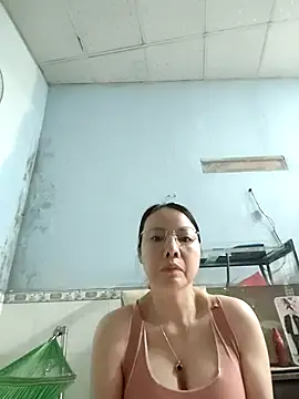 Snapshot of Famrita chatting on February 2026 01:31:01 AM Famrita online show from February 2026 01:31:01 AM