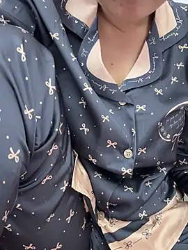 Snapshot of Donna9696 chatting on January 2026 06:17:01 AM Donna9696 online show from January 2026 06:17:01 AM