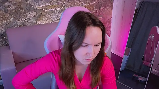 Snapshot of SindieStorm chatting on February 2026 01:32:01 AM SindieStorm online show from February 2026 01:32:01 AM