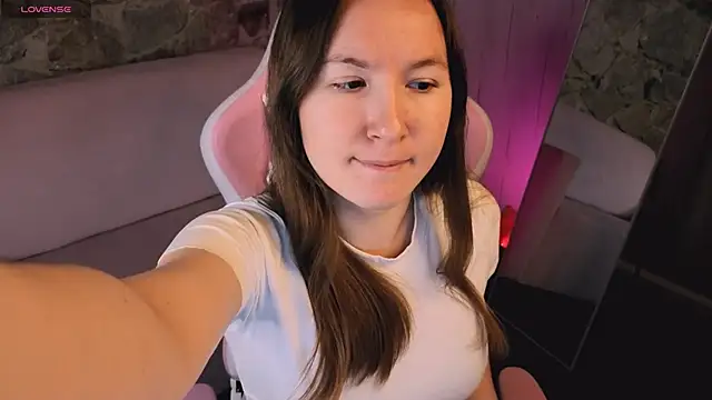 Snapshot of SindieStorm chatting on February 2026 01:38:01 AM SindieStorm online show from February 2026 01:38:01 AM