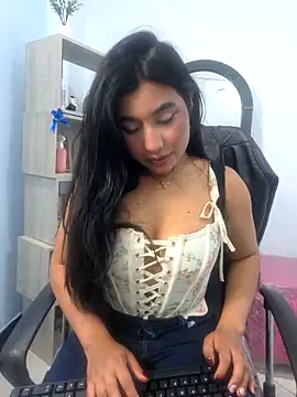 valenlopezz  online show from May 2026 03:46:02 AM