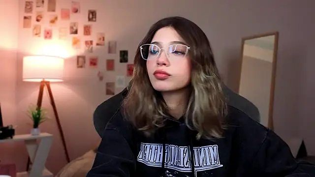 Snapshot of dinnerwithflowers chatting on January 2026 01:04:01 PM dinnerwithflowers online show from January 2026 01:04:01 PM