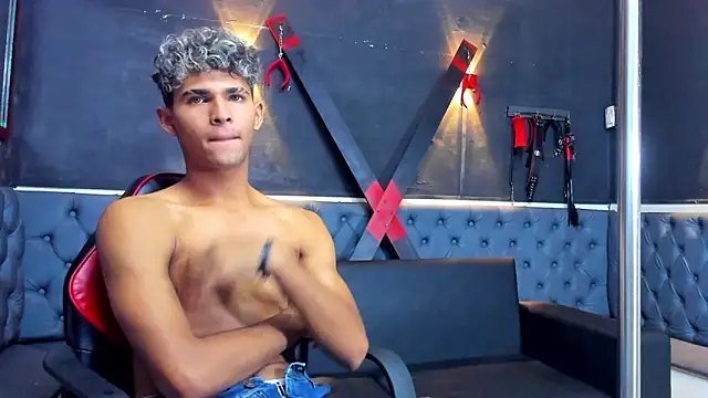 Snapshot of Axelgreyder chatting on February 2026 11:26:02 AM Axelgreyder online show from February 2026 11:26:02 AM