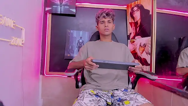 Snapshot of Axelgreyder chatting on February 2026 06:22:02 PM Axelgreyder online show from February 2026 06:22:02 PM