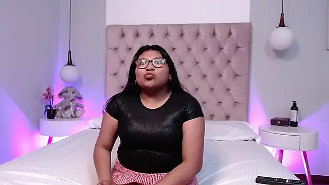 Kiri Black  online show from January 2026 04:05:02 AM