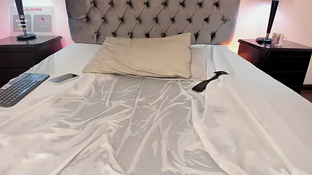 Kiri Black  online show from March 2026 08:26:33 AM