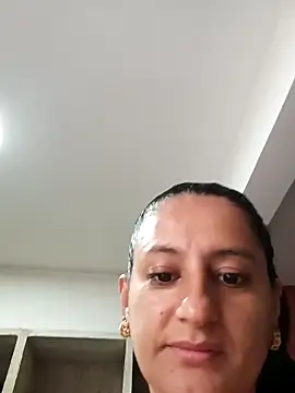 Snapshot of Luna_seductora12 chatting on February 2026 01:04:02 PM Luna seductora12 online show from February 2026 01:04:02 PM