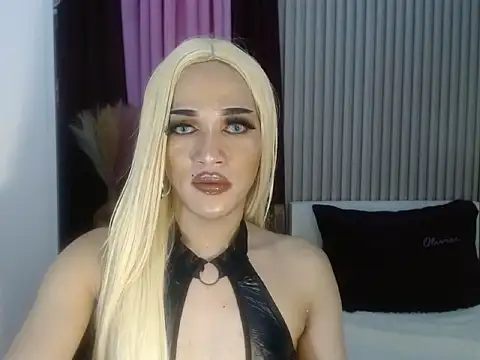 Snapshot of Kendalllust chatting on May 2026 02:25:01 PM Kendalllust online show from May 2026 02:25:01 PM