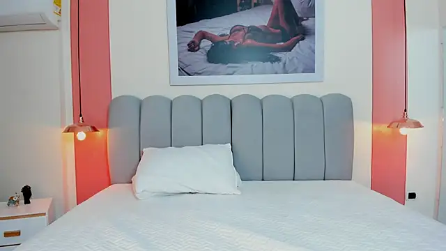 Snapshot of EmmaBoyd chatting on January 2026 01:05:02 PM EmmaBoyd online show from January 2026 01:05:02 PM