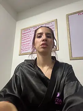 elodie rouge online show from May 2026 12:17:01 AM