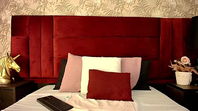 nela moretti online show from February 2026 03:39:02 PM